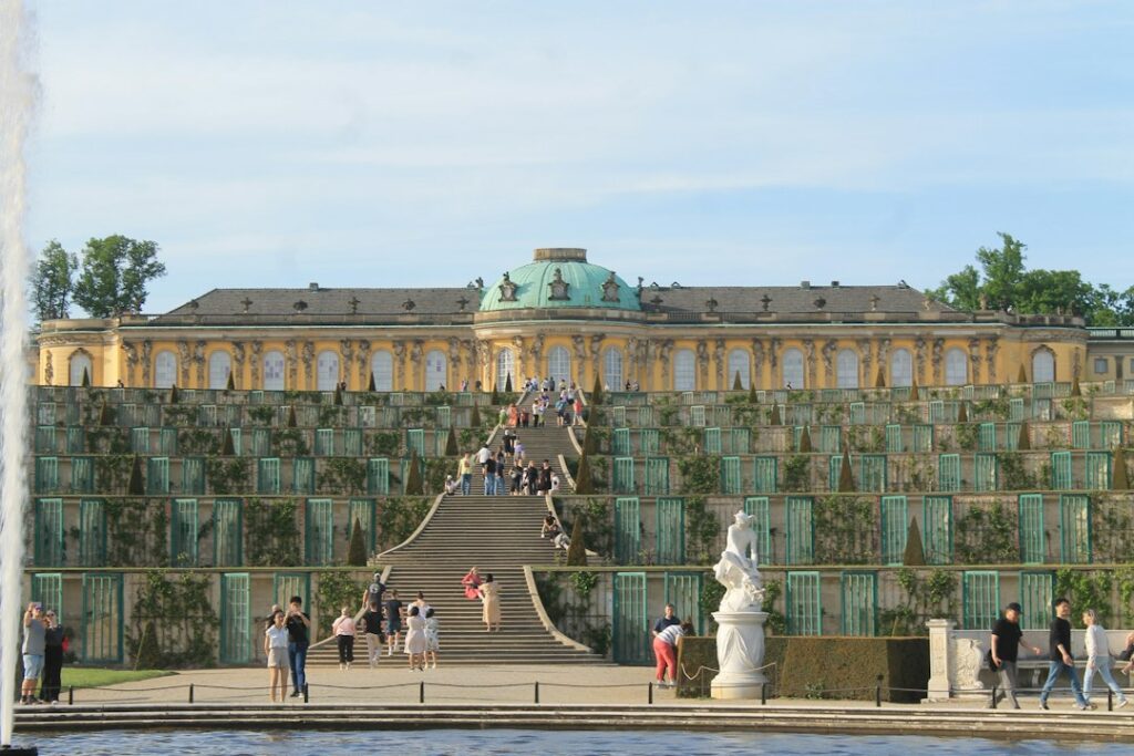Le château de Sanssouci et ses jardins en terrasses à Potsdam